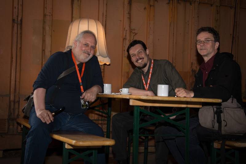 Hamish Graham and C.J. Lazaretti with Volker Heymann, winner of the 2014 Flotter Dreier competition (photo: Xenia Zarafu/KurzFilm Agentur)
